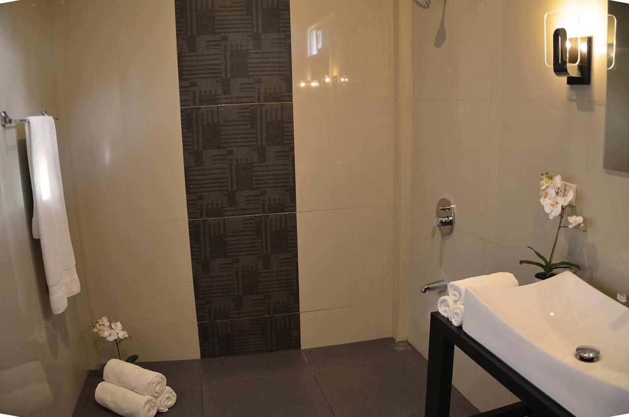 Alona Royal Palm And Restaurant Resort 4*